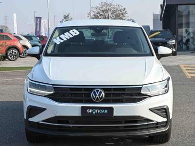 Volkswagen Tiguan 1.5 TSI 150cv DSG Life Bianco usata Pianezza