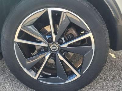 Nissan Qashqai MHEV 158 CV Xtronic 4WD Tekna Bianco usata Monte di Procida