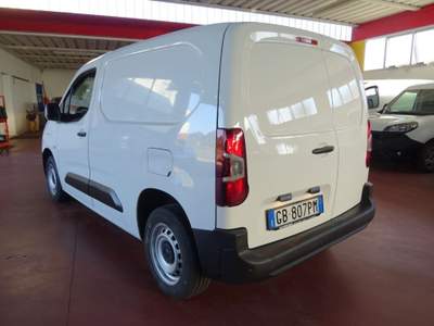 Opel Combo Cargo 1.5 Diesel 100CV S&S PC 650kg Edition Bianco usata Maser