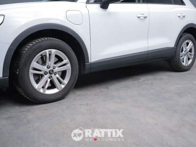 Audi Q3 q3 45 1.4 tfsi e business s-tronic Bianco usata Barzago