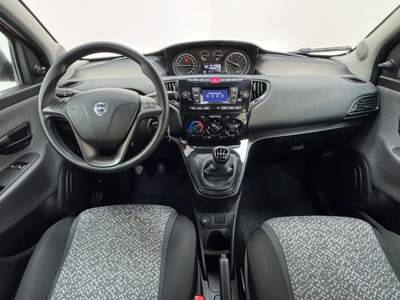 Lancia Ypsilon 1.0 FireFly 5 porte S&S Hybrid Ecochic Silver Rosso usata Lurate Caccivio