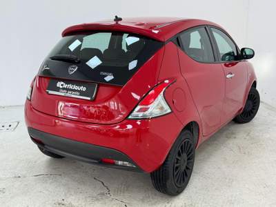 Lancia Ypsilon 1.0 FireFly 5 porte S&S Hybrid Ecochic Silver Rosso usata Lurate Caccivio