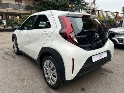 Toyota Aygo 1.0 VVT-i 72 CV 5 porte Active S-CVT Bianco usata Cinisello Balsamo