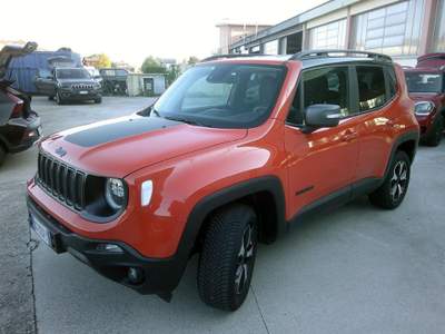 Jeep Renegade 1.3 T4 240CV PHEV 4xe AT6 Trailhawk Arancione usata San Pietro di Feletto