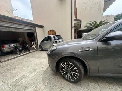Maserati Grecale benzina /elettrica Grigio usata Alì Terme