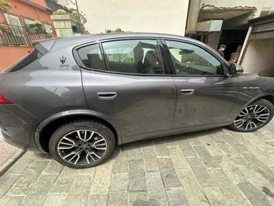 Maserati Grecale benzina /elettrica Grigio usata Alì Terme
