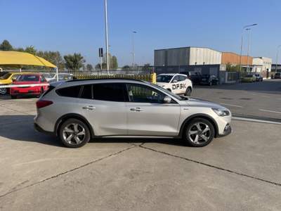Ford Focus 1.0 EcoBoost 125CV automatico SW ST-Line Co-Pilot Argento usata Cremosano
