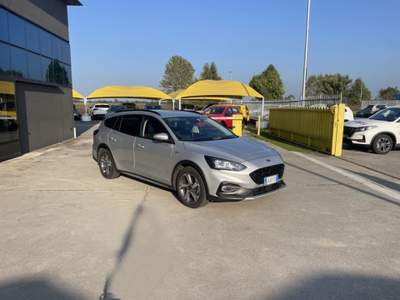 Ford Focus 1.0 EcoBoost 125CV automatico SW ST-Line Co-Pilot Argento usata Cremosano