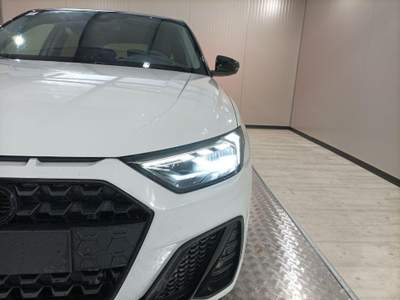Audi A1 SPB 30 TFSI S line edition Bianco usata Magenta