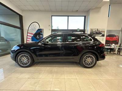 Porsche Cayenne 3.0 Diesel X C O M M E R C I A N T I Nero usata Perugia