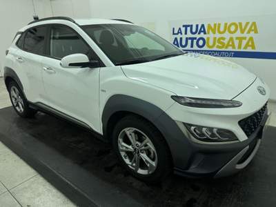 Hyundai Kona 1.0 t-gdi 48V Xline Safety Pack 2wd 120cv imt Bianco usata Pescara