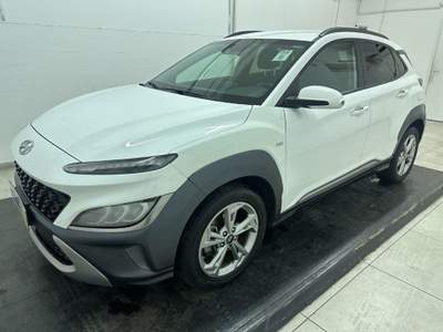 Hyundai Kona 1.0 t-gdi 48V Xline Safety Pack 2wd 120cv imt Bianco usata Pescara
