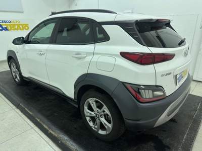Hyundai Kona 1.0 t-gdi 48V Xline Safety Pack 2wd 120cv imt Bianco usata Pescara
