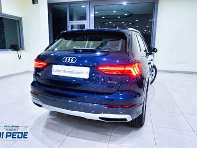 Audi Q3 40 TDI quattro S tronic Business Advanced Blu/Azzurro usata Matera