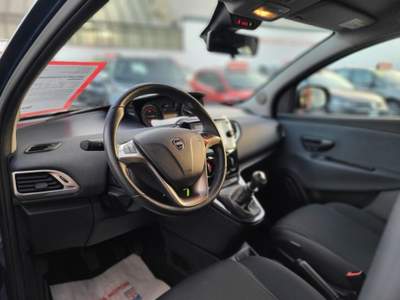 Lancia Ypsilon 1.0 5 porte Hybrid Gold Blu/Azzurro usata Magenta