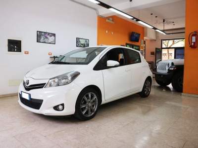 Toyota Yaris 1.4 D-4D 5 porte Lounge Bianco usata Palermo