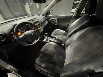 Toyota RAV4 RAV4 4X4 2.2 150CV ?AUTOMATICO?+ ?GANCIOTRAINO? Argento usata Carpi