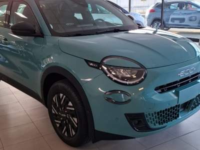 Fiat 600 Hybrid DCT MHEV Blu/Azzurro usata Ferrara