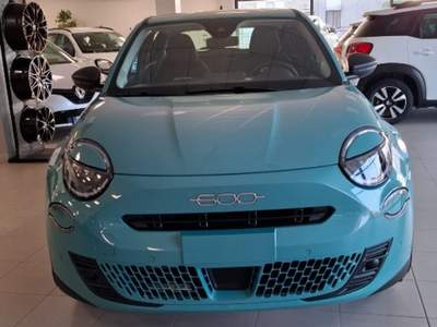 Fiat 600 Hybrid DCT MHEV Blu/Azzurro usata Ferrara