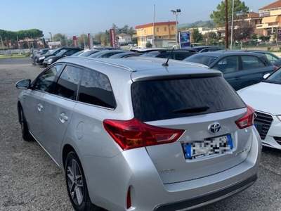 Toyota Auris 1.8 Hybrid Business elettrica benzina Argento usata Coriano