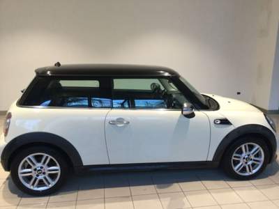 MINI Cooper (R56) -  1.6 16V Cooper D Bianco usata Caltanissetta