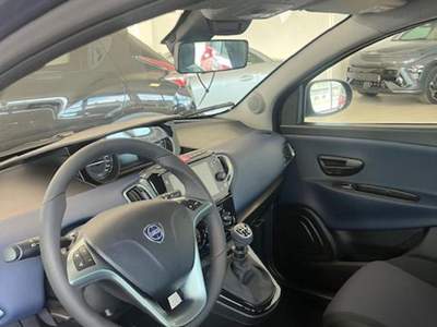 Lancia Ypsilon 1.0 FireFly 5 porte S&S Hybrid Platino Blu/Azzurro usata Cormons
