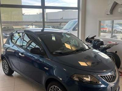 Lancia Ypsilon 1.0 FireFly 5 porte S&S Hybrid Platino Blu/Azzurro usata Cormons