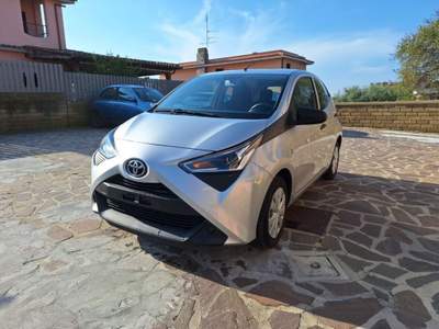 Toyota Aygo Connect 1.0 VVT-i 72 CV 5 porte x-cool Grigio usata Civitavecchia