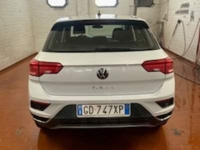 Volkswagen T-Roc 2.0 TDI SCR Business BlueMotion Technology Bianco usata CASTEGGIO PAVIA