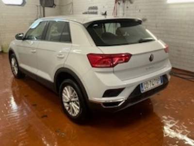 Volkswagen T-Roc 2.0 TDI SCR Business BlueMotion Technology Bianco usata CASTEGGIO PAVIA