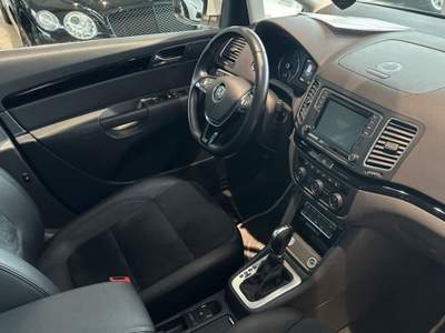 Volkswagen Sharan 2.0 TDI 177 CV SCR DSG 4MOT.Sport Bianco usata Castelnuovo Rangone
