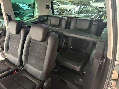 Volkswagen Sharan 2.0 TDI 177 CV SCR DSG 4MOT.Sport Bianco usata Castelnuovo Rangone