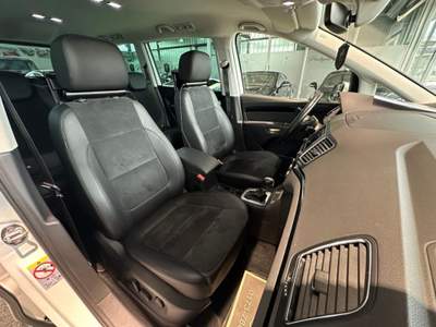 Volkswagen Sharan 2.0 TDI 177 CV SCR DSG 4MOT.Sport Bianco usata Castelnuovo Rangone
