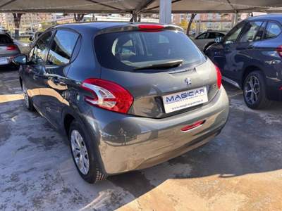 Peugeot 208 1.4 VTi 95 CV 5p. GPL Allure Grigio usata Palermo