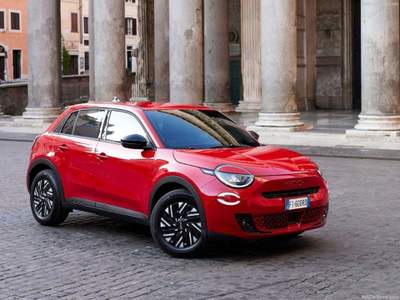 Fiat 600 Hybrid 136 CV DCT MHEV Rosso usata Bastia Umbra