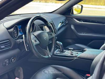 Maserati Levante V6 Diesel 250cv AWD Granlusso MY20 Nero usata Castellaneta