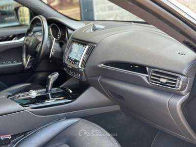 Maserati Levante V6 Diesel 250cv AWD Granlusso MY20 Nero usata Castellaneta
