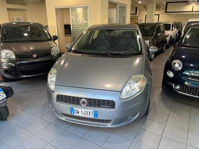 Fiat Grande Punto 1.3 MJT 90 CV 5 porte 5.900 Grigio usata Messina