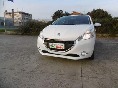 Peugeot 208 1.4 8V HDi 68CV 5p. Allure Bianco usata Solesino