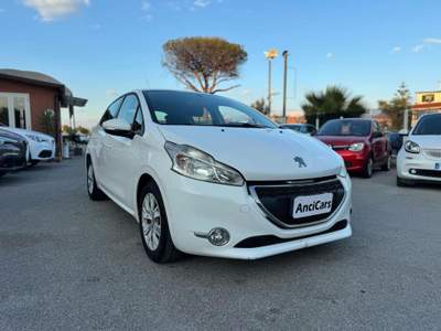Peugeot 208 1.4 VTi 95 CV 5p. GPL Active Bianco usata San Giuseppe Vesuviano