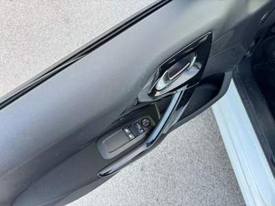 Peugeot 208 1.4 VTi 95 CV 5p. GPL Active Bianco usata San Giuseppe Vesuviano