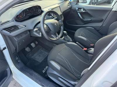 Peugeot 208 1.4 VTi 95 CV 5p. GPL Active Bianco usata San Giuseppe Vesuviano