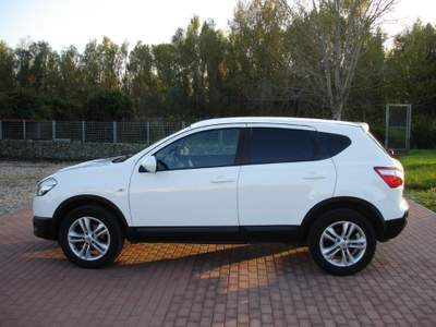 Nissan Qashqai 1.6 dCi 4WD INSERIBILE MOD EXLUSIVE Bianco usata Rimini