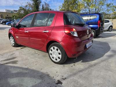 Renault Clio 1.2 16V 5 porte Rosso usata Sassari