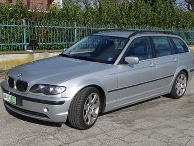 BMW Serie 3 330d d turbodiesel 184cv Touring CRS Argento usata Castel Maggiore