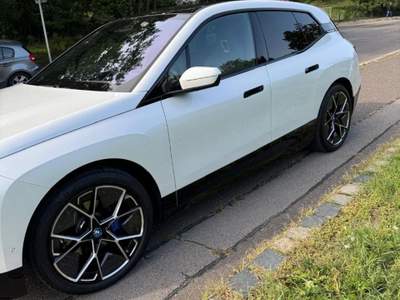 BMW iX xDrive50 Pacchetto Sportivo Bianco usata Senna Comasco