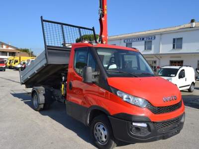 Iveco Daily 35C13 2.3 RIBALTABILE CON GRU HC38 A 3 SFILI Rosso usata COMACCHIO