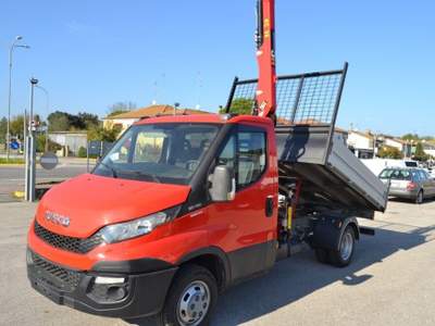 Iveco Daily 35C13 2.3 RIBALTABILE CON GRU HC38 A 3 SFILI Rosso usata COMACCHIO