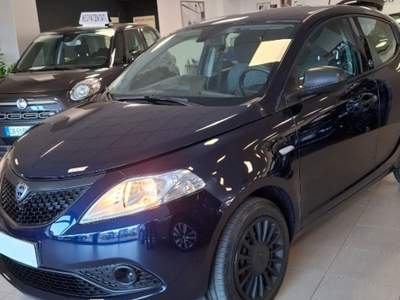 Lancia Ypsilon 1.0 FireFly 5 porte S&S Hybrid Ecochic Silver Blu/Azzurro usata Ferrara