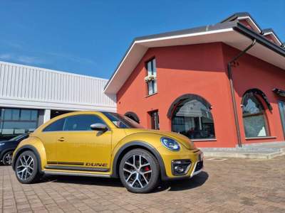 Volkswagen Maggiolino Maggiolino 2.0 tsi bm Sport 220cv dsg DUNE Oro usata Lesmo